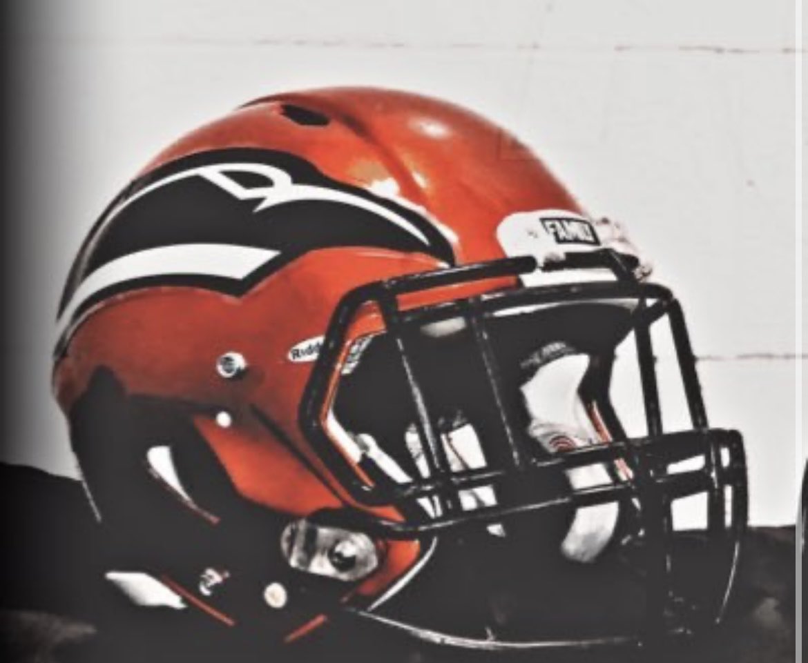 Mitchell934's tweet image. thank you ⁦@CoachLoch⁩ and ⁦@Coach_Lantz⁩ for having me on Saturday for a gameday visit ! enjoyed my time there.
⁦@TheSupercop2366⁩ 
⁦⁦@TCTigerFB4Life⁩