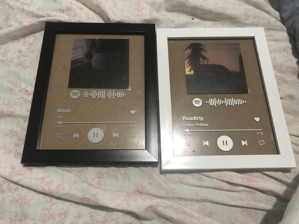 dreamiluvyou's tweet photo. Bringing out these babies to hug while watching the premiere https://t.co/HrbBx3RgjP