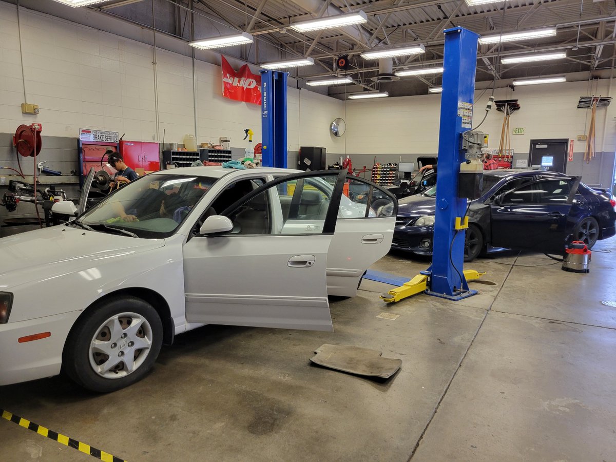 CETC_SVVS's tweet photo. CETC Automotive Capstone students (our night class) are using their entrepreneurial skills &amp; have launched Sunset Automotive. Students are offering their services to those in the community. Please contact our Automotive Program for more details! @SVVSDsupt @DPerfettiDeany https://t.co/QnCA6rNdxN