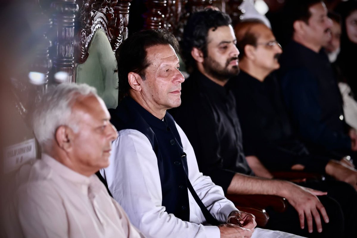 Mansoor_HayatK's tweet photo. چیئرمین عمران خان اور ایم این اے منصور حیات خان ٹیکسلا جلسہ میں عوام کے جوش و جذبہ کو سراہتے ہوئے
پنڈال میں عوام کا جوش و جذبہ دیدنی تھا۔
#Imrankhan #MansoorHayatkhan #NA63
#PTIJalsa #02october2022 https://t.co/JB1sImfepn