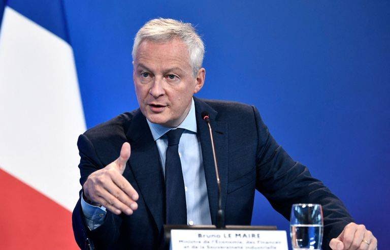 VilainCat's tweet photo. Bruno Le Maire : "Je demande gentiment aux vendeurs d'électricité d'être gentils avec les clients." https://t.co/gCeGrtbB4t