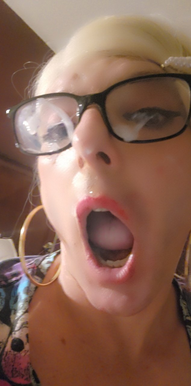 Fun with glasses! #nsfwtw #Glasses #transgender #trans #cumongirlsface #Facial https://t.co/V0EPi1f0wn