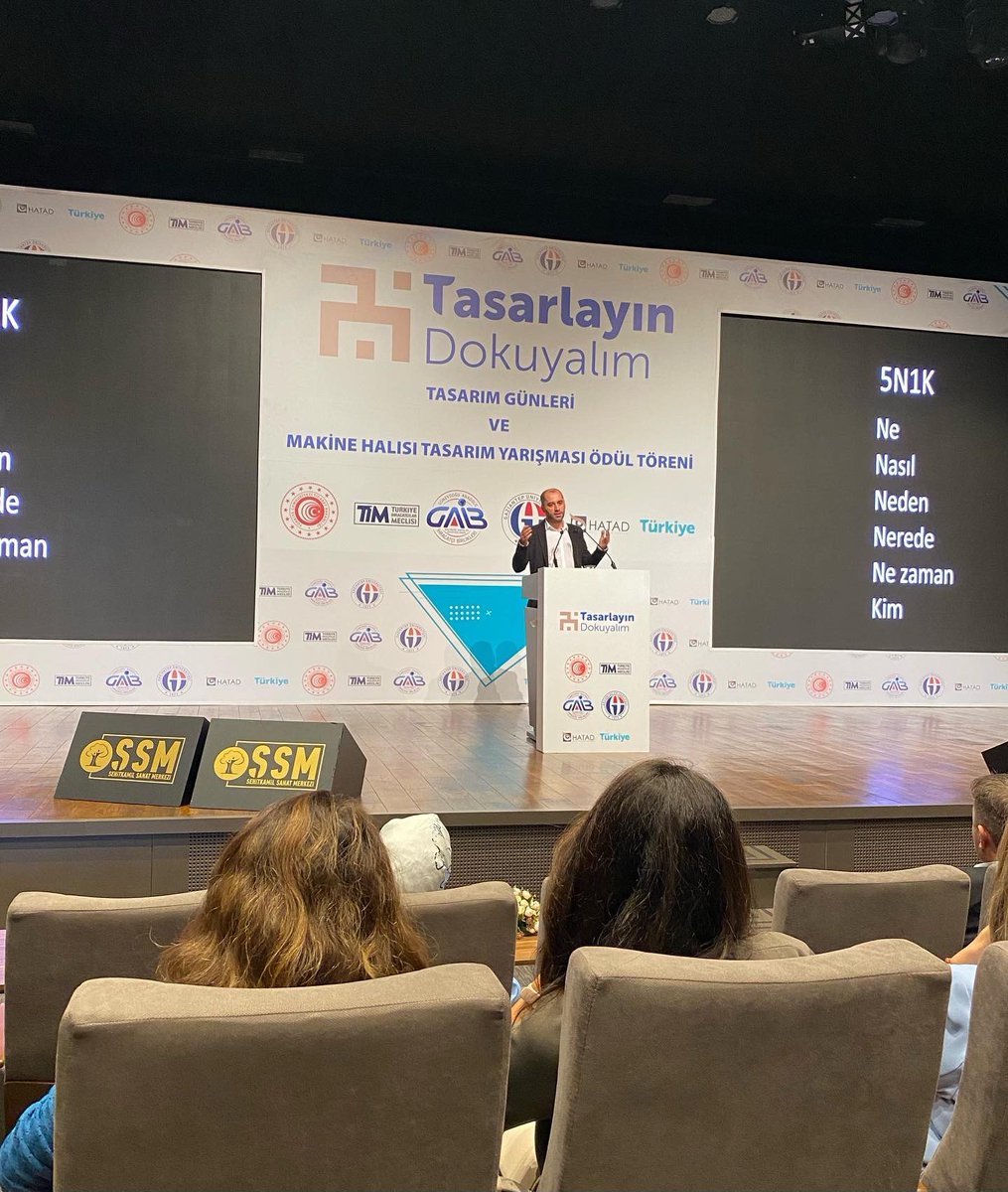selimsenturkcom's tweet photo. Türkiye İhracatçılar Meclisi(TİM), Güneydoğu Anadolu İhracatçılar Birliği(GAİB) ve Gaziantep Üniversitesi(GAUN) işbirliği ile düzenlenen ‘Tasarım Haftası’ etkinliği kapsamında ‘Global Pazarlama’ sunumu gerçekleştirdim. Marka yolculuğunda tüm girişimcilerimize başarılar dilerim.💫 https://t.co/Nos2sfMwTz