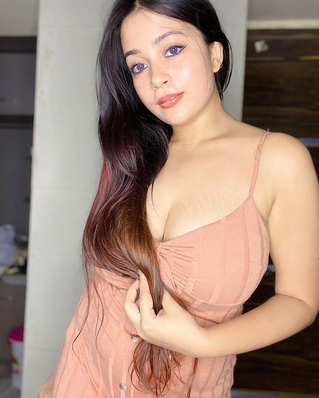 Senha31's tweet photo. 🙃😁😁
#lol #selfies #lifelately #cute #hotmess #spicysalsa #stayhome #badass #beabadass #hourglass #curvy #curvymodel #curvyfashion #curvy #fashionblogger
#SenhaKarmakar
@rimpi_31 https://t.co/vvkILqVV3q