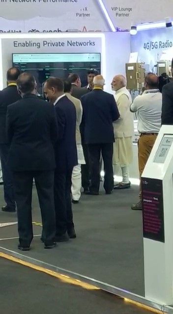 SaankhyaLabs's tweet photo. @SaankhyaLabs (subsidiary of Tejas Networks) is proud to share that Hon. @PMOIndia @narendramodi was the first to witness our 5G products demo at @exploreIMC 2022. We were delighted to hear the launch of 5G services in India by the Hon. PM at the event.

#IMC2022 #IMC5Glaunch https://t.co/UIBiKW9K1q