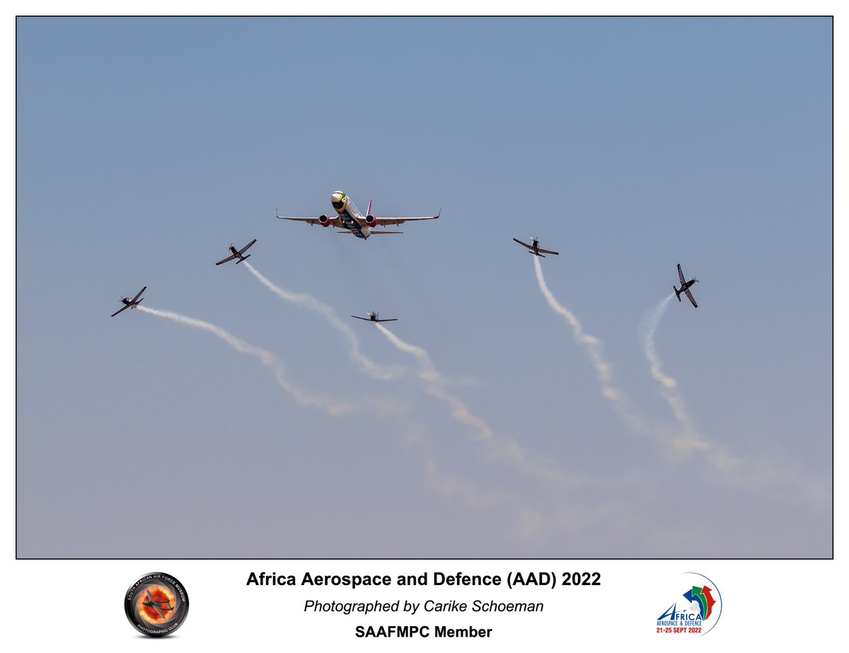 #FlySafair #Boeing737 flynig with the <a href="/silverfalcons/">Silver Falcons</a> #AerobaticTeam at the <a href="/aadexpo/">AAD Exhibition</a> on the Sunday Airshow day. #AADExpo <a href="/FlySafair/">FlySafair</a>
