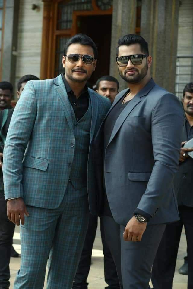 dasadarshan's tweet photo. ಹುಟ್ಟುಹಬ್ಬದ ಹಾರ್ದಿಕ ಶುಭಾಶಯಗಳು ಜೂನಿಯರ್. ನಿನ್ನ ಇಷ್ಟಾರ್ಥಗಳೆಲ್ಲ ಈಡೇರಲಿ. ದೇವರು ನಿನಗೆ ಆಯಸ್ಸು, ಆರೋಗ್ಯ ಮತ್ತು ನಿನ್ನ ಎಲ್ಲಾ ಚಿತ್ರಗಳು ಯಶಸ್ವಿಯಾಗಲೆಂದು ಎಂದು ಆಶಿಸುತ್ತೇನೆ. https://t.co/6lpCgTVEz1
