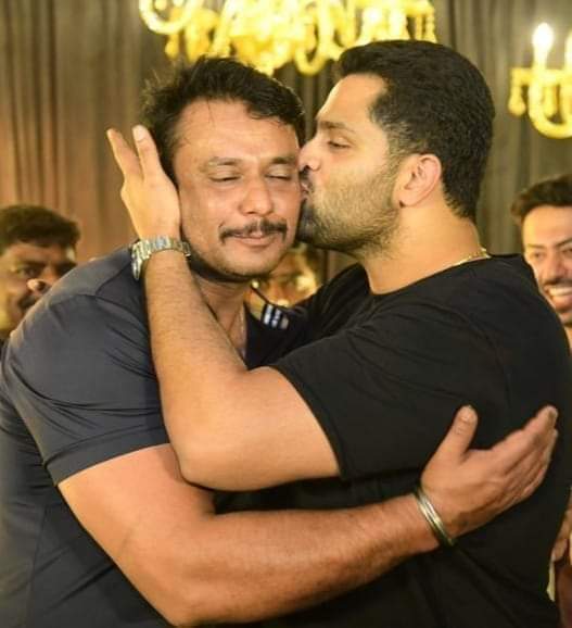 dasadarshan's tweet photo. ಹುಟ್ಟುಹಬ್ಬದ ಹಾರ್ದಿಕ ಶುಭಾಶಯಗಳು ಜೂನಿಯರ್. ನಿನ್ನ ಇಷ್ಟಾರ್ಥಗಳೆಲ್ಲ ಈಡೇರಲಿ. ದೇವರು ನಿನಗೆ ಆಯಸ್ಸು, ಆರೋಗ್ಯ ಮತ್ತು ನಿನ್ನ ಎಲ್ಲಾ ಚಿತ್ರಗಳು ಯಶಸ್ವಿಯಾಗಲೆಂದು ಎಂದು ಆಶಿಸುತ್ತೇನೆ. https://t.co/6lpCgTVEz1