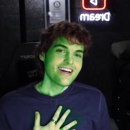 ajfalvr's tweet photo. he’s green (not in an ogre way but in a dreams character way.) 
#dreamfacereveal https://t.co/RZaqZ58i99