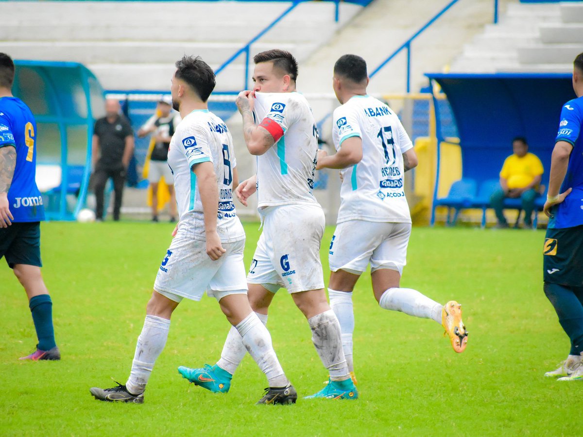 FitoZelaya22's tweet image. Papá solo hay uno. 🅰️

+3 y con el objetivo intacto, este es el camino. #RZ22 @AlianzaFC_sv