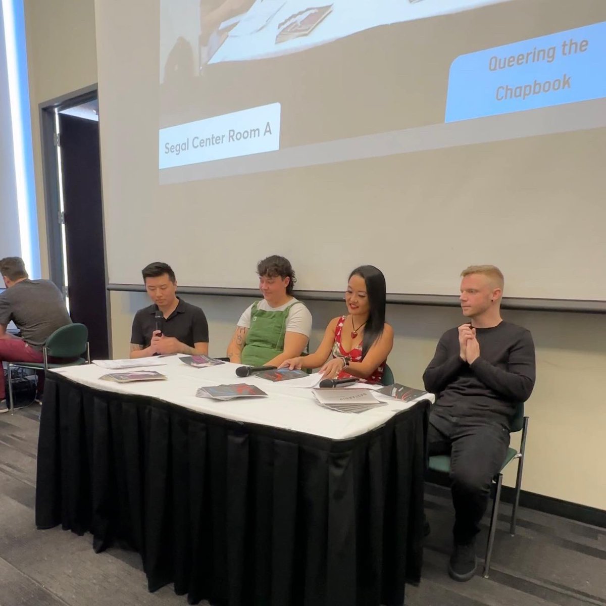 cat_writes_604's tweet photo. So honoured to be part of @WORD_Vancouver for the 1st time last Sunday!
Big thanks to LGBTQ2S+ Curator @dlylyly for inviting me to join the #QueeringTheChapbook panel with fellow chapbook authors #PatrickGrace (@PlenitudeMag’s Managing Editor), @kitchenmckeown & @vicmbabazi!🏳️🌈🏳️⚧️ https://t.co/IZsOvl9e5S