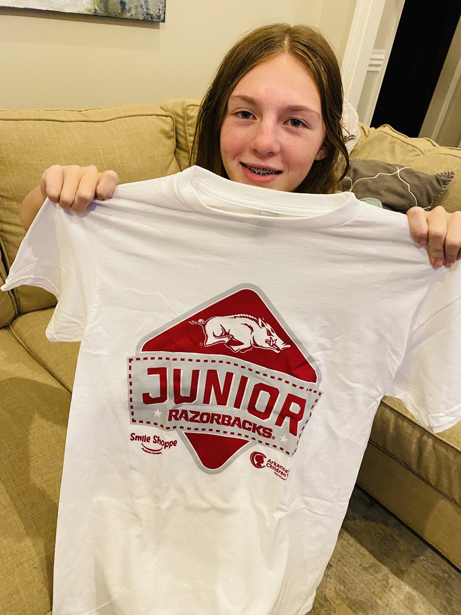 LondaCHamrick's tweet photo. #futureHog @ArkRazorbacks We will see 🏐🥎on Friday and Saturday💪 #WPS https://t.co/kXqby5T2kG
