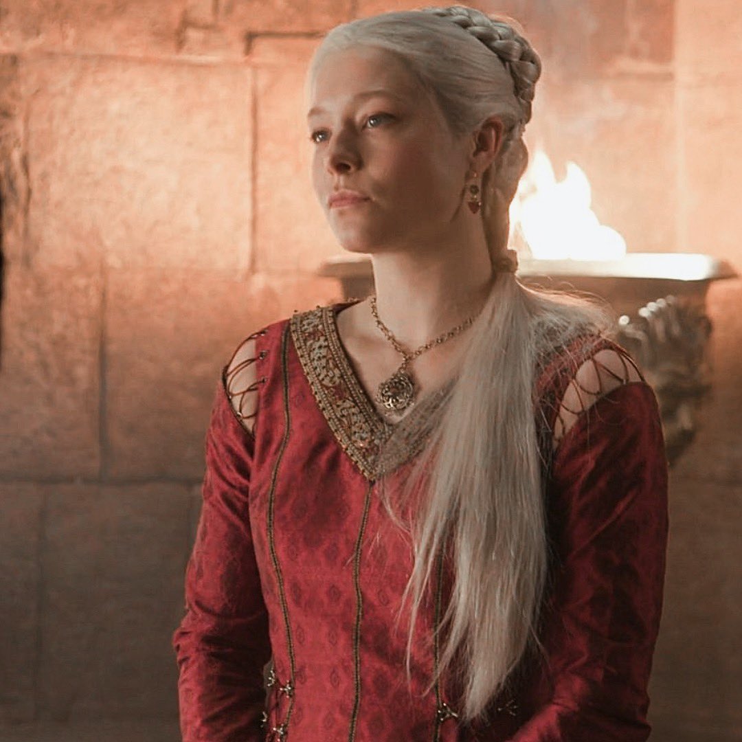 Targ_Nation's tweet photo. rhaenyra targaryen supported her gay husband, allowed him to have his lovers, encouraged him to be with them, and finally she helped him fake his own death to run away and live a happy gay life. THIS IS HOW REAL ALLIES BEHAVE WE WON'T ACCEPT ANY LESS
#HouseOfTheDragon https://t.co/GeDejjk5kc