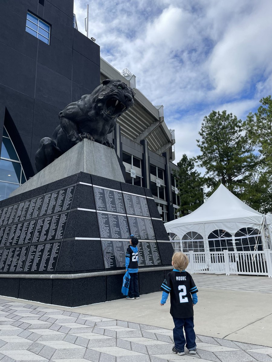 DrewBasinger's tweet photo. Keep your heads up @Panthers!
#lifelongfans #keeppounding https://t.co/tKN2pemhN0
