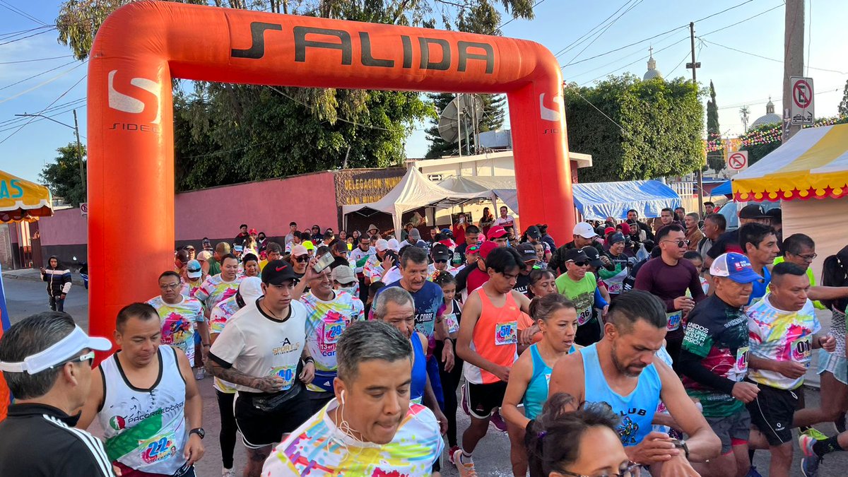 CelayaSIDEC's tweet photo. ☑️ El Gobierno Municipal a través del SIDEC, brindo el apoyo para la realización de la edición XIII de la carrera pedestre, en el marco de las Fiestas de la Fundación de San Miguel Octopan.

#HablemosBiendeCelaya
#PrimerInformeJMM
#CelaYaEsGrandePorTi
#CelaYaEsGrandeEnElDeporte https://t.co/VbmyGSfZTe