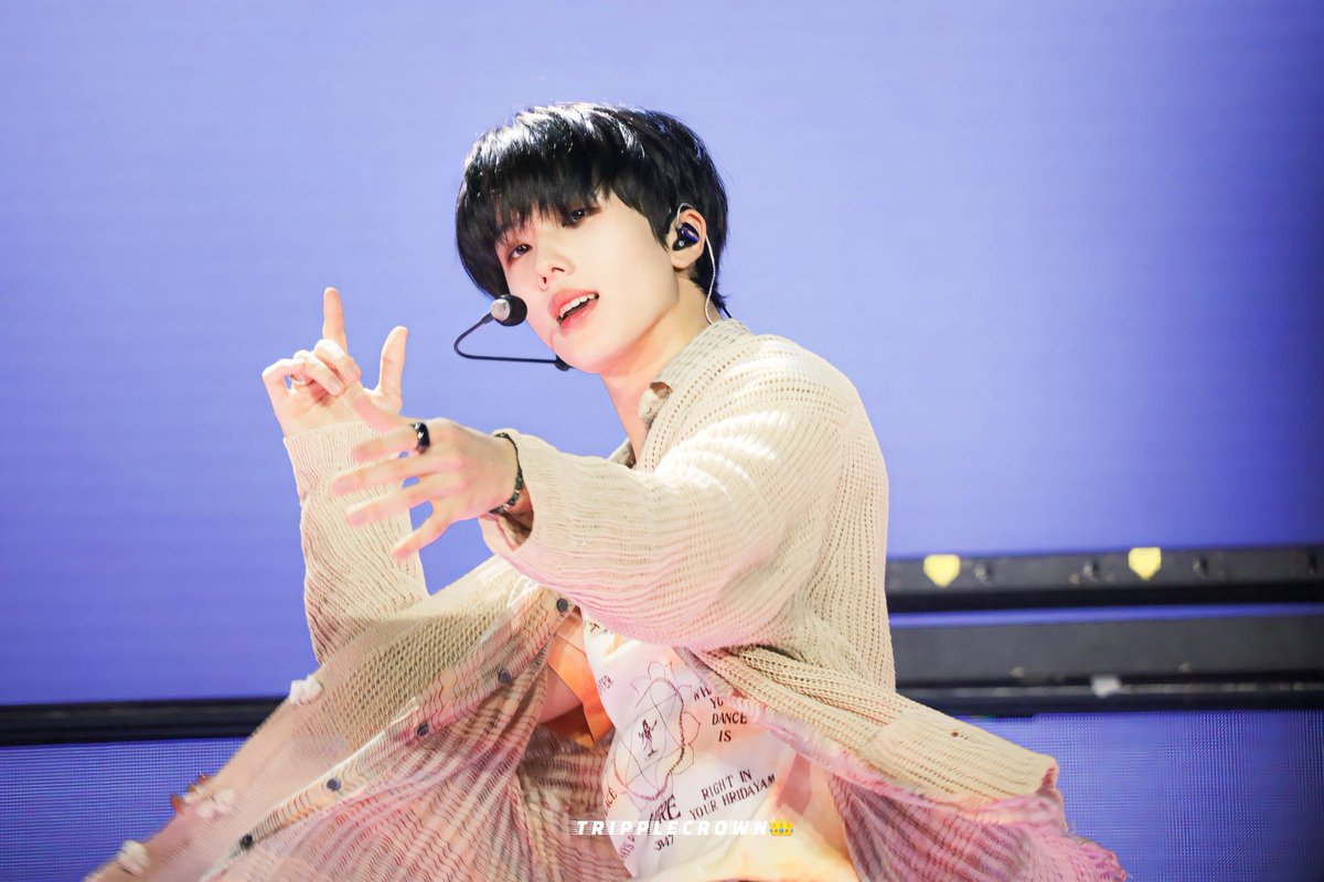 snder yakin bgt klu 3-5 tahun lgi, jisung! bkal jd salah satu kartu AS andalannya SM, krna usianya yg msih muda &amp; dia juga pnya byk talenta layaknya ACE sprti dance yg detail nan kuat, vocal yg bgus, rap yg kece, punya visual yg bgus nan unreal, jdi model cocok iya, jd  (cont..)