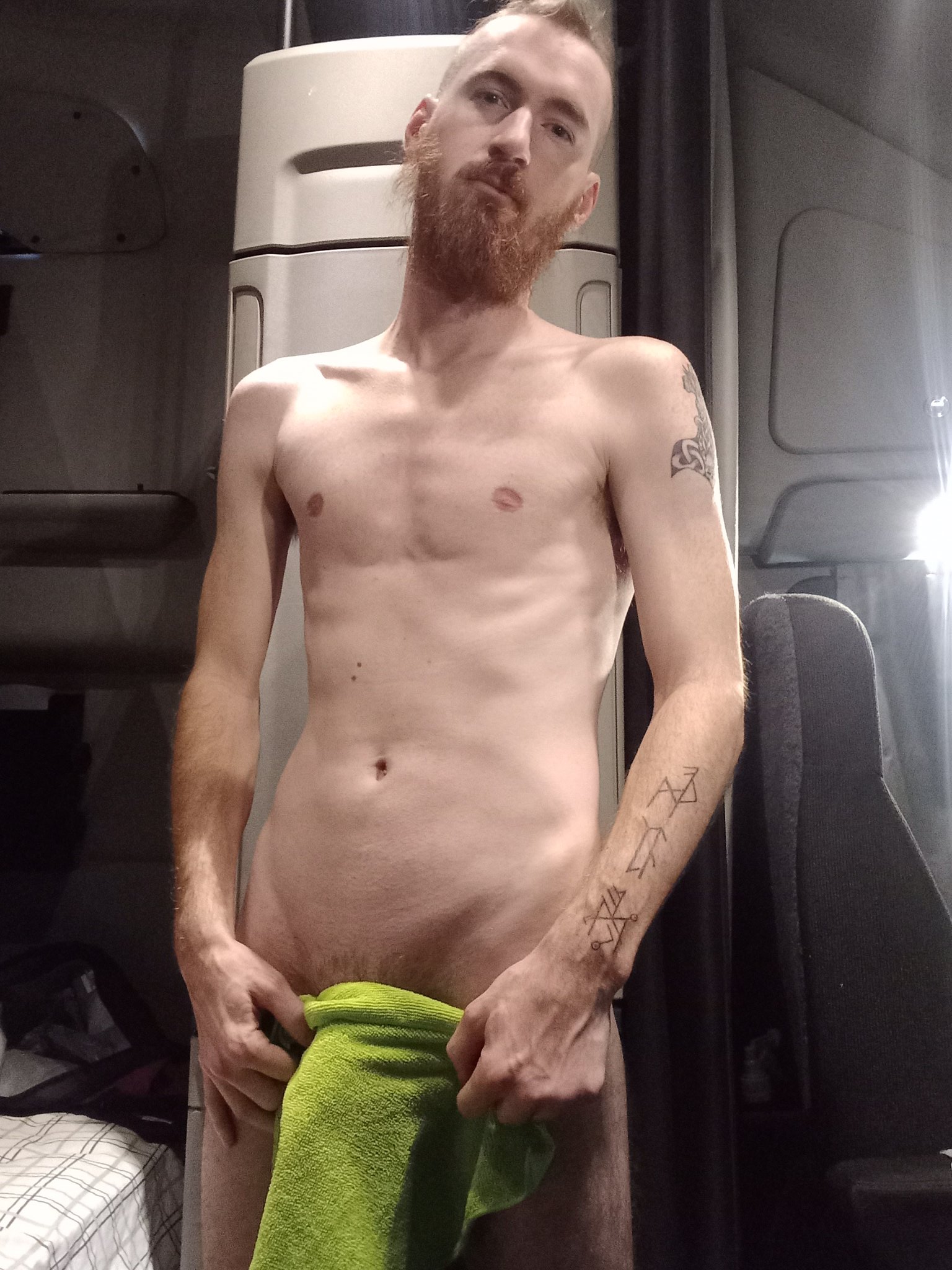 1 pic. Shade felt sexy so I thought post LOL https://t.co/OkimW6eaVl