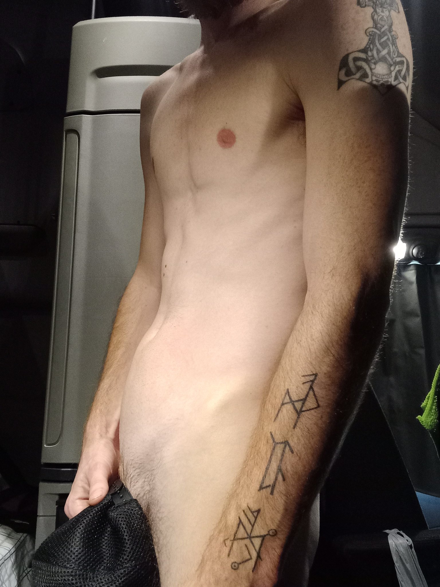 2 pic. Shade felt sexy so I thought post LOL https://t.co/OkimW6eaVl
