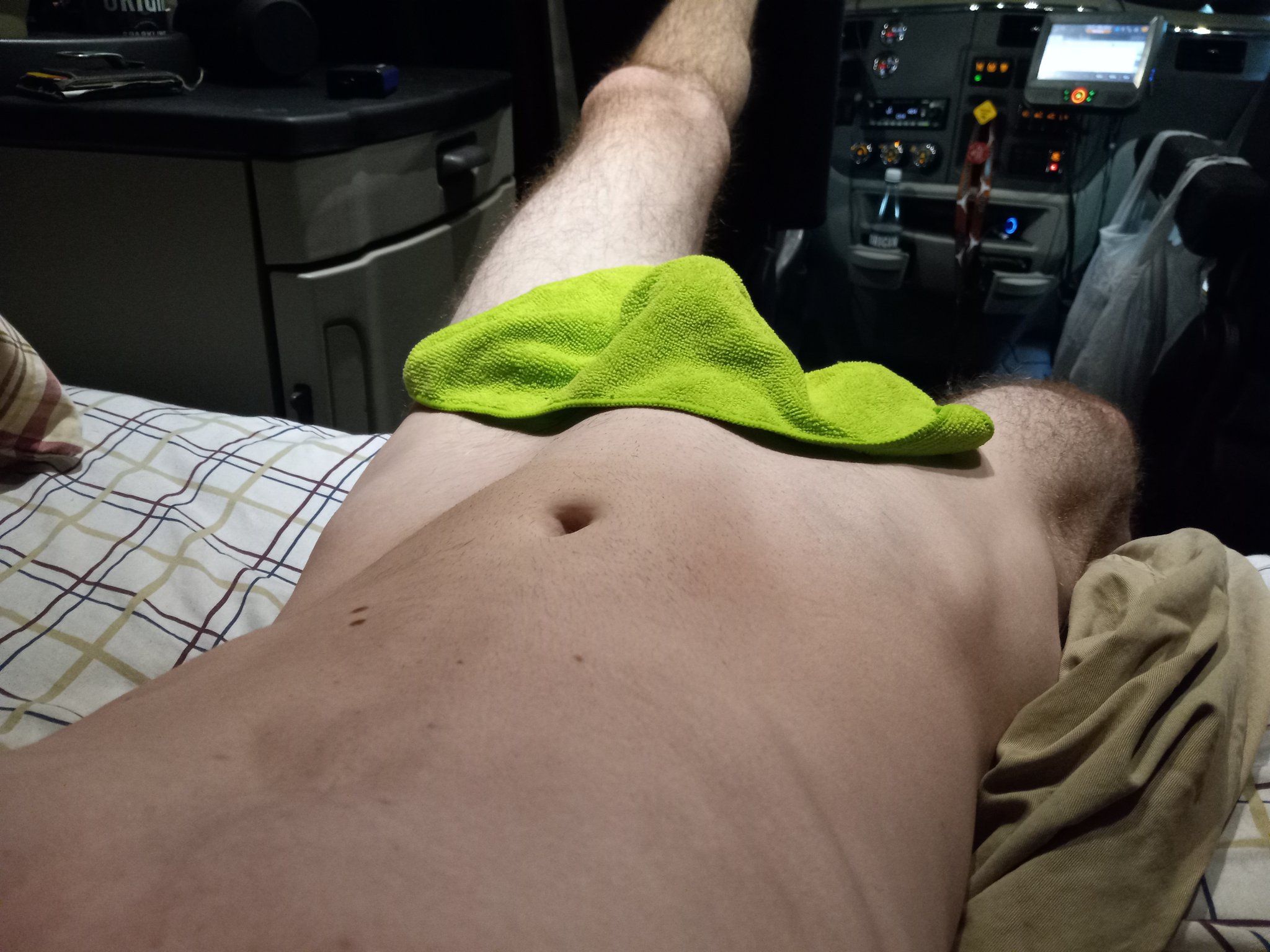 3 pic. Shade felt sexy so I thought post LOL https://t.co/OkimW6eaVl