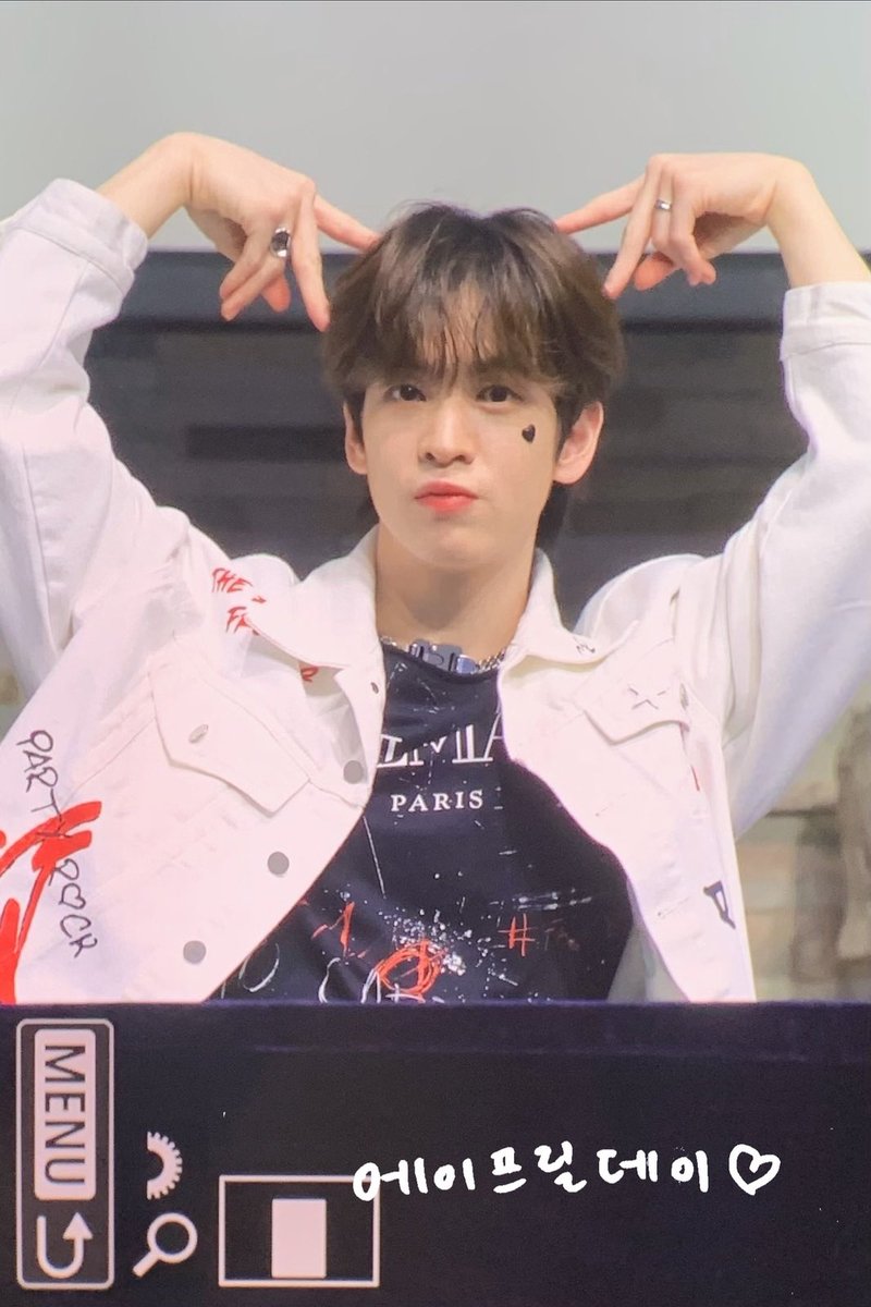 hourlyallen's tweet photo. ‹ #앨런 #크래비티 @CRAVITY_twt › ♡ https://t.co/2uHEZiky5m