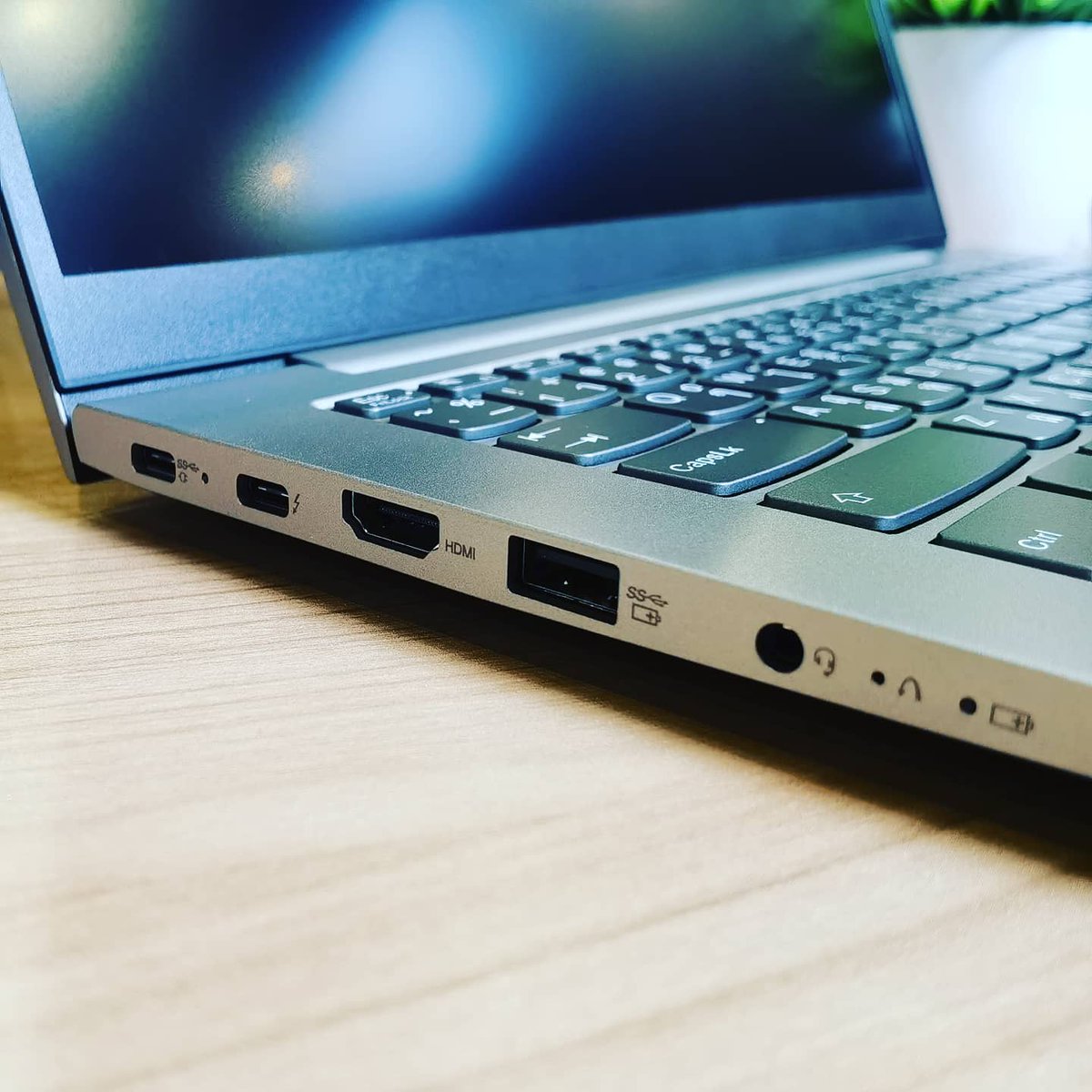 2BeSHOP's tweet photo. 💻🔥Notebook ธุรกิจสุดคุ้ม กับ Lenovo ThinkBook 14 Gen2 กับ Core i5-1135G7 Ram 8GB SSD 256GB + 1TB SATA กับจอ 14 นิ้ว Full HD กับ Design สวย และมาพร้อม Thunderbolt 4 ด้วย + LAN RJ45 น้ำหนัก 1.4 โล กับราคา 21,500 (ไม่รวมภาษี) ดูเพิ่มเติม https://t.co/3EOamuMfq8 หรือโทร 02-118-6767 https://t.co/PzTA2d9UPw