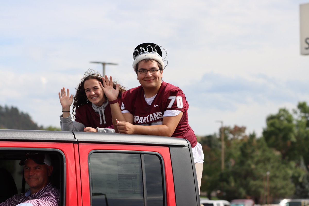 TaylerDuncan_2's tweet photo. What an amazing homecoming! And a great honor to represent my school with a bunch of my great friends!! https://t.co/42QTyBDMed