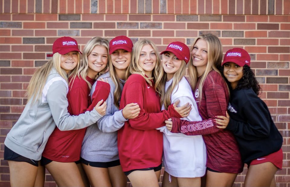 adamschloe17's tweet image. Great weekend with @OU_WSoccer and #elite23 family! ☝🏻