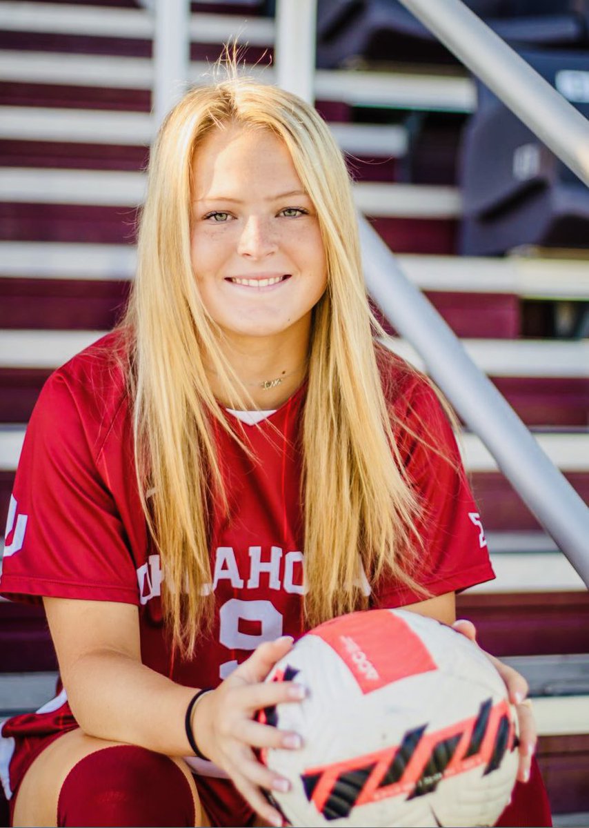 adamschloe17's tweet image. Great weekend with @OU_WSoccer and #elite23 family! ☝🏻