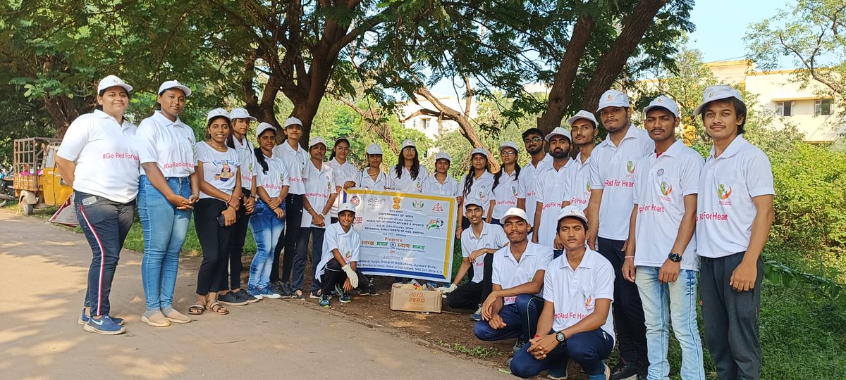 NEHAL5P's tweet photo. Jai Hind 🇮🇳
Glimpses of #GandhiJayantiCelebration in collab with #SurpreetChopraHeartFoundation for #GoRedForHeart - Walkathon/Run/Cycling.
@SurpreetChopra
@dschfoundation
@YASMinistry
@_NSSIndia
@NssChhattisgarh
@NSSRDBhopal
@askabir_
@SamarendraS21
@dr_dsraghu
@nsscsvtuCG https://t.co/qCe3zJjbnC
