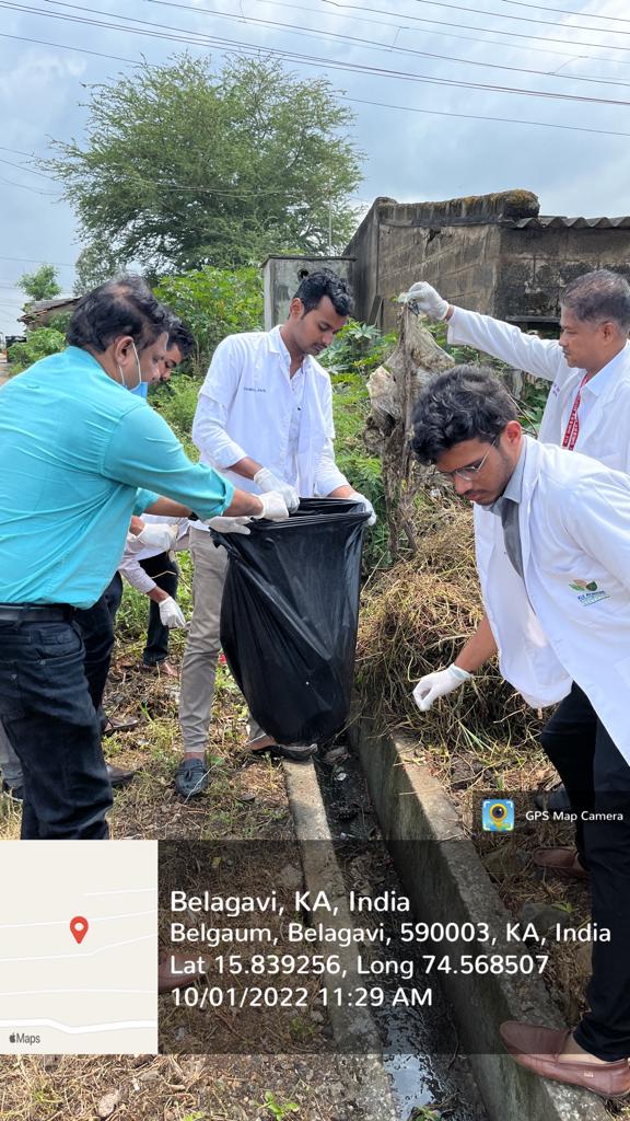 nssrdbangalore's tweet photo. NSS Unit-3 of Shri B M K Ayurveda Mahavidyalaya Shahapur Belagavi organised  #CleanIndia_GreenIndia India Campaign* on the occasion of *Mahatma Gandhi Jayanti* @YASMinistry @ianuragthakur @_NSSIndia @_NSSIndia https://t.co/b4xT0FDCnX
