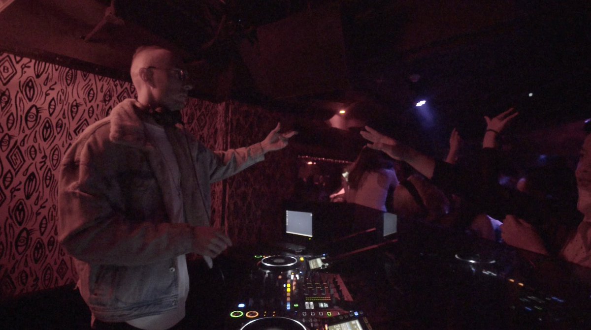 dj_tomwilliam's tweet photo. Some Good Memories 🎩🎩🎩 
@lebaronshanghai 
#lebaron #lebaronshanghai #shanghai https://t.co/xOFs2GMRKt