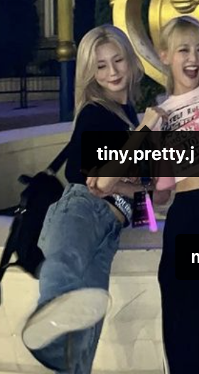 justus2yeon's tweet photo. Miyeon: I love you ❤️

(you): #tinyprettyj 

.
.
.
#justus2yeon #G_I_DLE #GIDLE #여자아이들 #SOYEON #전소연 #소연 #jeonsoyeon #SY #JSY #MIYEON #미연 #조미연 #noodlezip #ChoMiyeon #MY #GIDLEILOVE #GIDLEComeback #ILOVE https://t.co/34nThQKl9T
