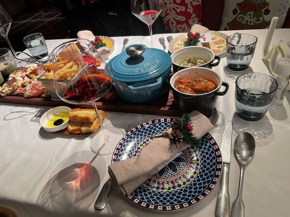 EmmaAlb01940788's tweet image. #datingwithfriends
#friendship