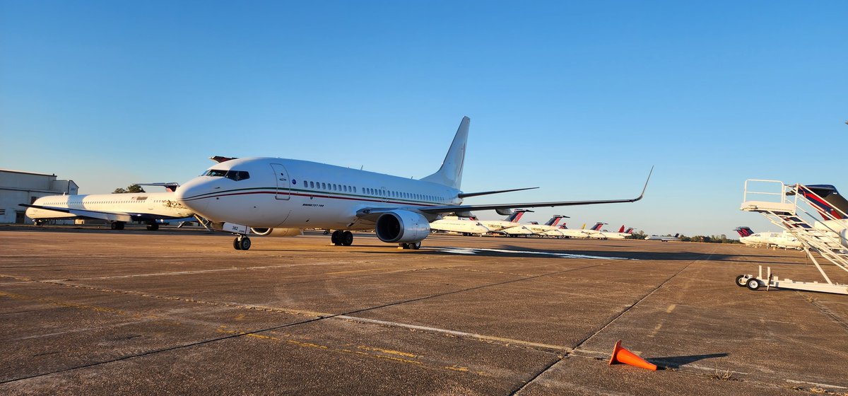 737-700 arriving at KBYH