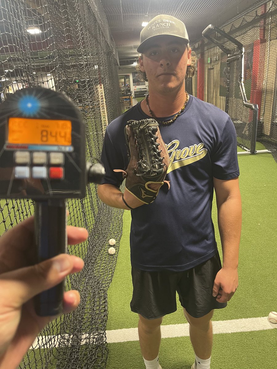 Gonzonate3's tweet photo. Velo is continuing to climb. 81.5-84.4 off mound tonight. More to come. @calebbalbuena1 @CoachJames_3 @qmcgrath30 @CoachCalhoon @SteveSanchez04 @riley_regala4 https://t.co/Z4SWlBt2NY