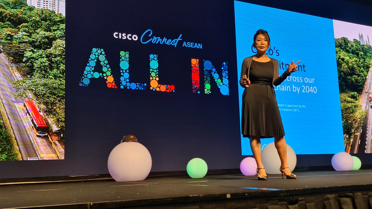 President of Cisco ASEAN, <a href="/Taybk/">Bee Kheng</a> takes centerstage at #CiscoConnectASEAN talking about Cisco's innovative technology in powering an inclusive future for all and how we touch over 1.3 m students in ASEAN through <a href="/CiscoNetAcad/">Networking Academy</a> 🎉