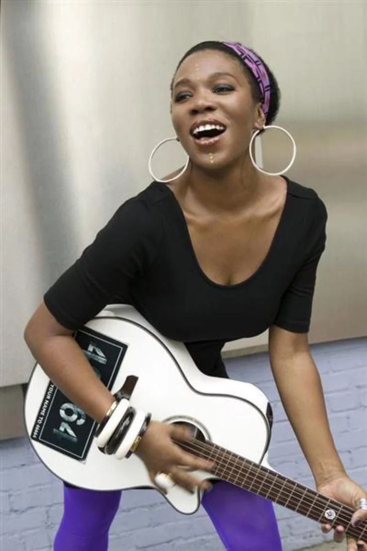 Happy birthday India Arie 47 today 