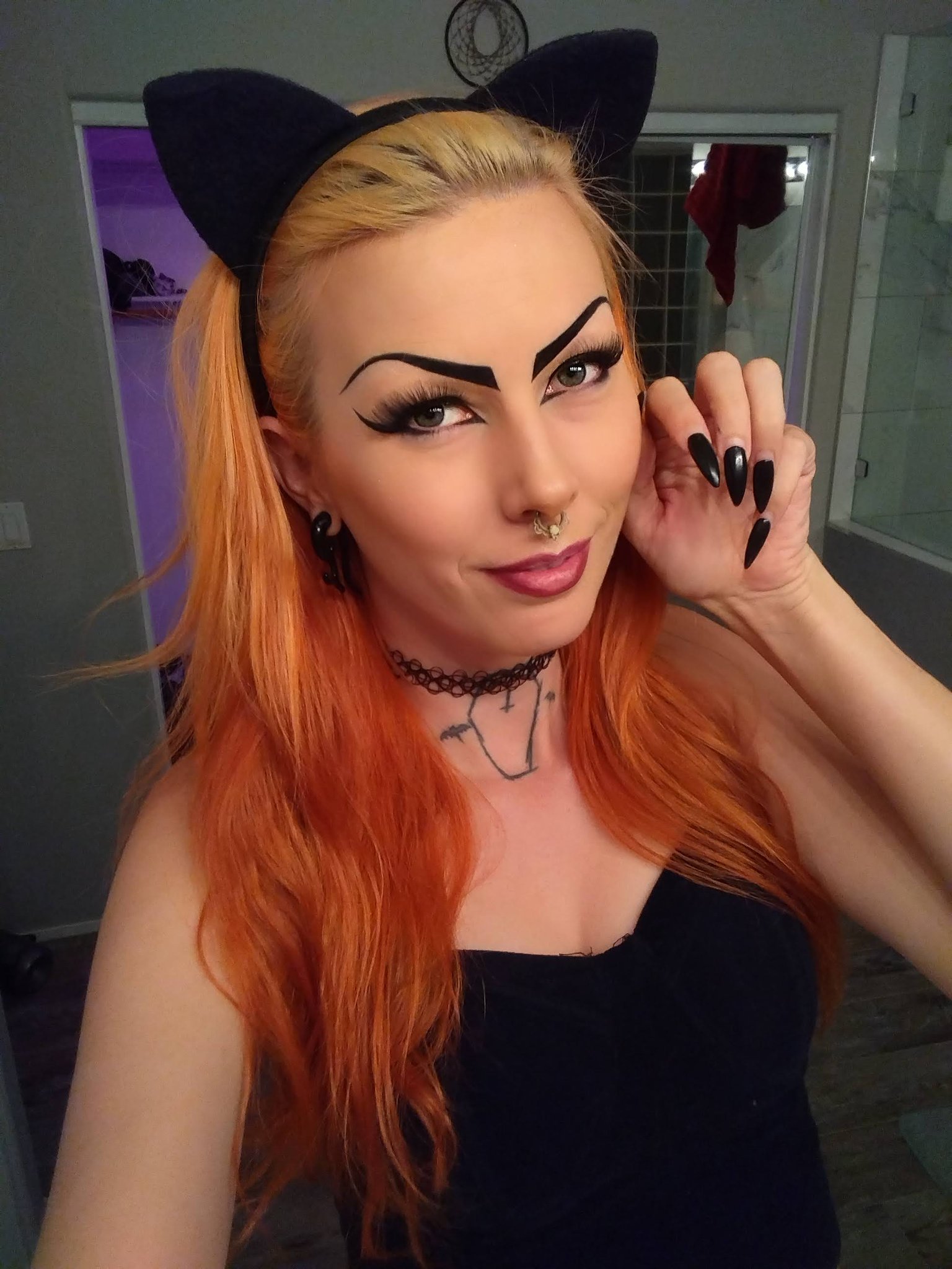 TW Pornstars - 🏆 ROBIN ''Mommy'' COFFINS . Twitter. I'm going LIVE on Chaturbate with