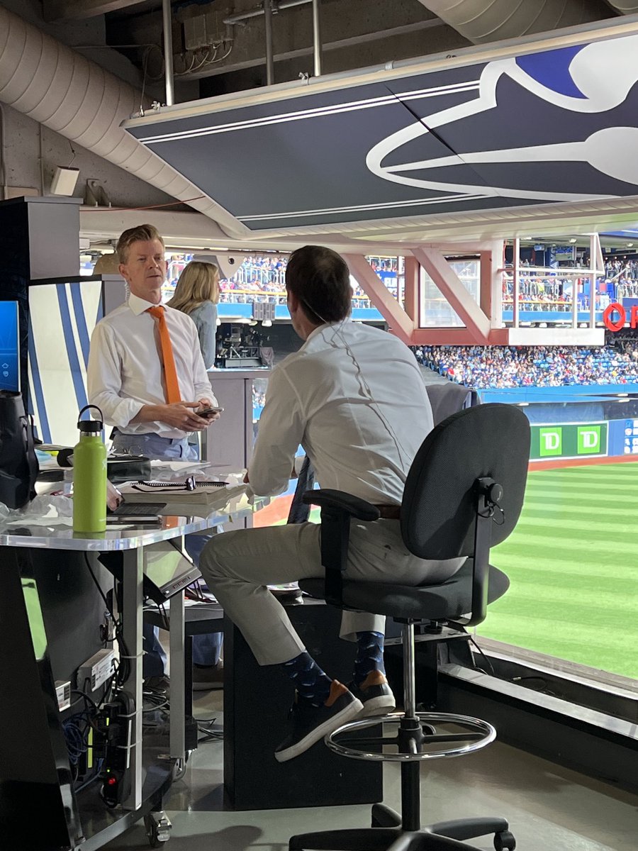 Loved seeing ⁦<a href="/SNETCampbell/">Jamie Campbell</a>⁩ wearing his orange tie and Showing support for the National Day for Truth and Reconciliation!!#everychildmatters