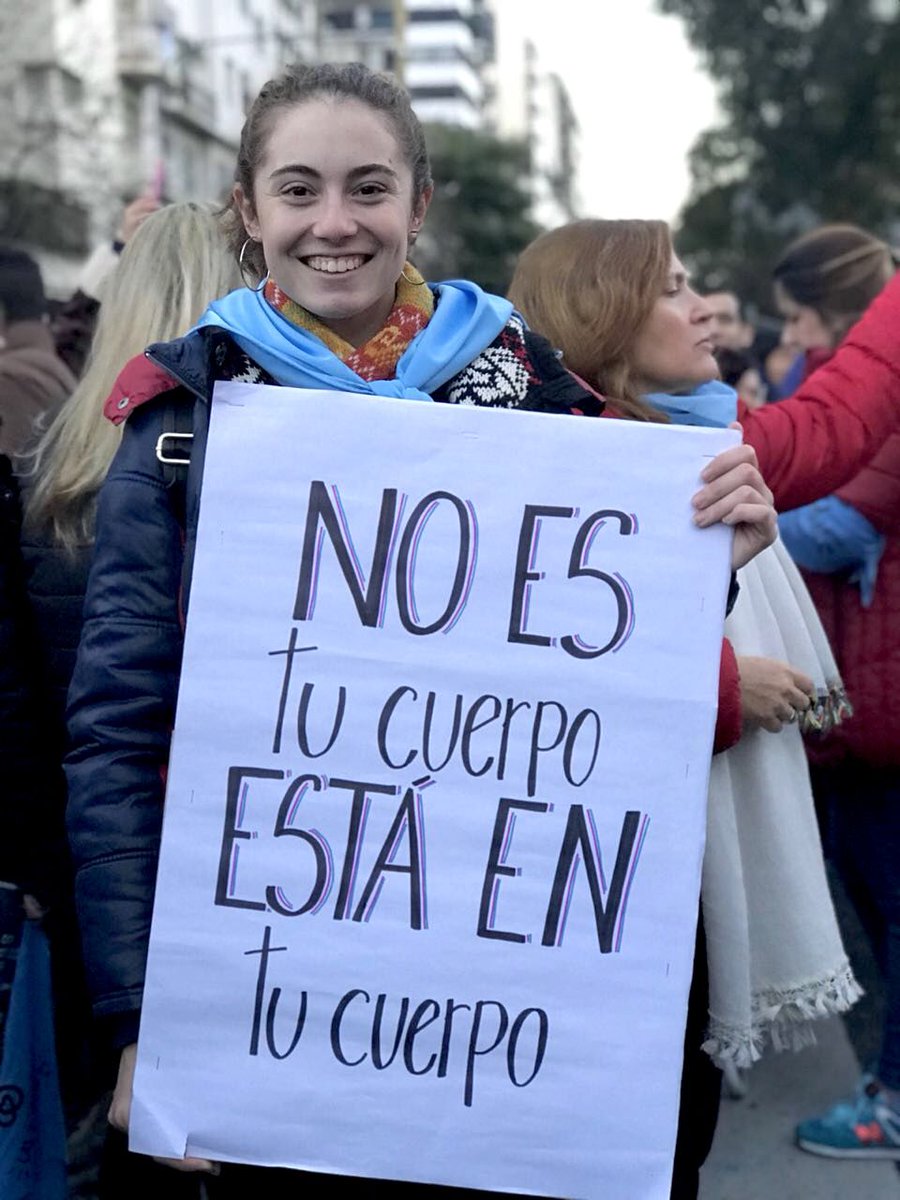 NEWVOXMEX's tweet photo. @gidxiraf @joseantoniokast #IdeologiaDeGenero
Muy equivocado! En muchos paises del mundo en las escuelas desde pequeños los adoctrinan y les ponen vestidos a los niños varones y a las niñas viceversa!

Y en las peliculas y en las leyes incitan lo mismo!
Todos los que hagan eso Que se vayan al demonio!!🤬🤬 https://t.co/HvwIiPORSo