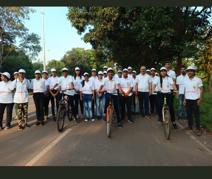 Priyank08gupta's tweet photo. Jai Hind 🇮🇳🇮🇳
On this #GandhiJayanti we volunteers of @Nss_ssgi in association with @SurpreetChopra mam took participant in Go Red For Heart-Walkathon/Run/Cycling & attended free Medical camp in Bhilai. #RunForTheNation #SCHF #GoRedForHeart @_NSSAwards @_NSSIndia @Anurag_Office https://t.co/u7omrgZVWt