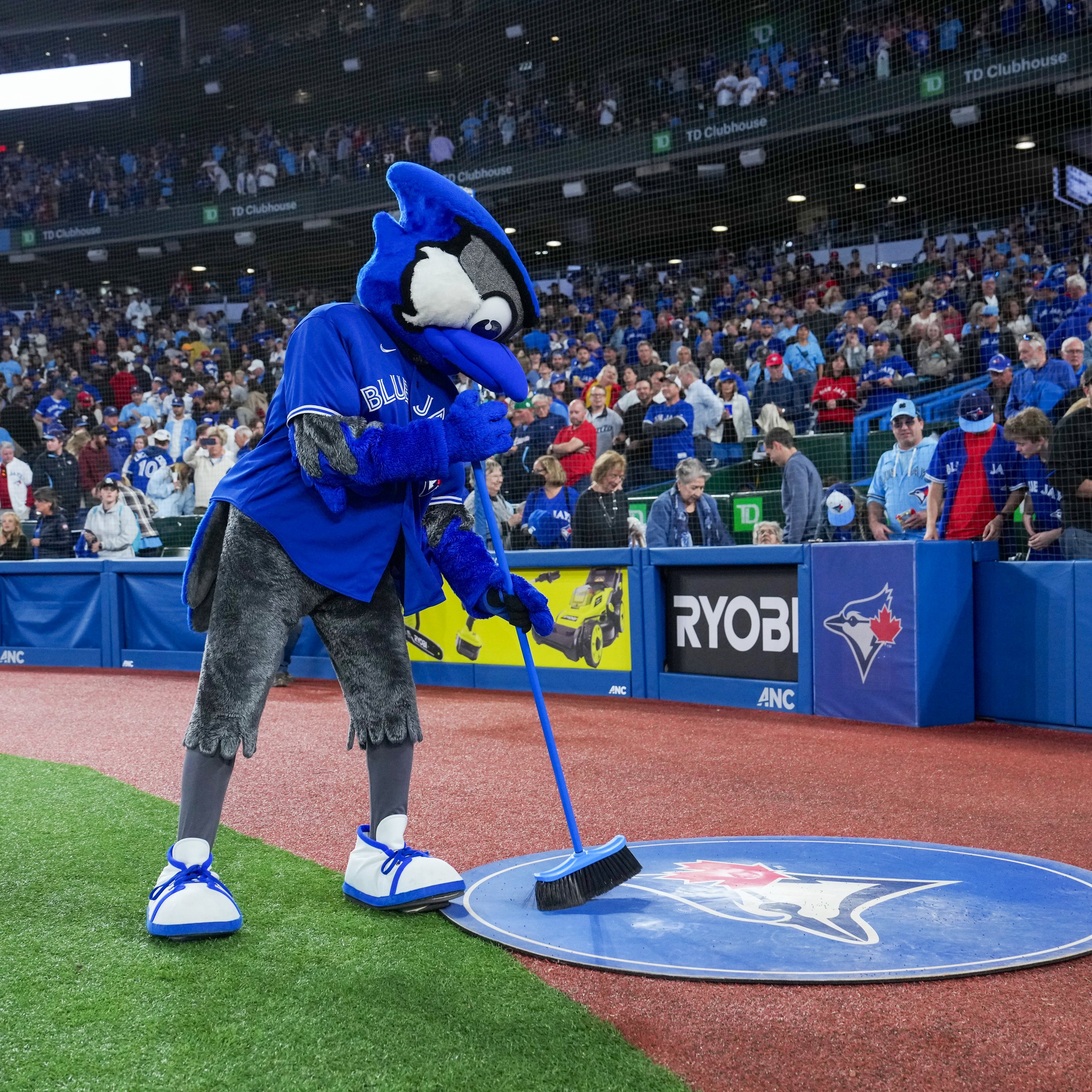 Toronto Blue Jays - TGIF Bell Jersey Giveaway -- TV Commercial on Vimeo