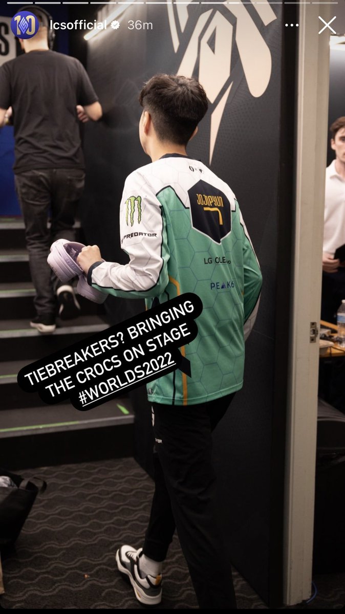 fluffjwi2's tweet photo. @EvilGeniuses #CROCSDAY #BRINGBACKJROCS https://t.co/C8Eo1J1SzK