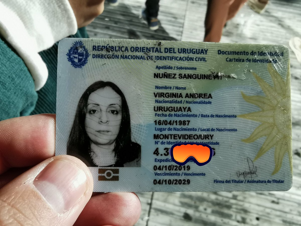 Si fuiste a ver a los <a href="/gunsnroses/">Guns N' Roses</a>, te llamás Virginia Núñez y perdiste la cédula, la tengo yo. RT así la encontramos.