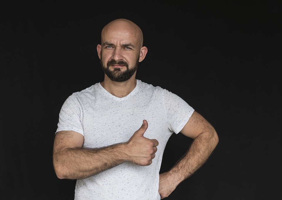 BaldProducts's tweet photo. Another stupid joke: What did the man say when his brother was losing his hair? He said, "Well, I'm not saying my brother is losing his hair, but the lice are really starting to picket about deforestation". https://t.co/NSoJ0TN2uQ