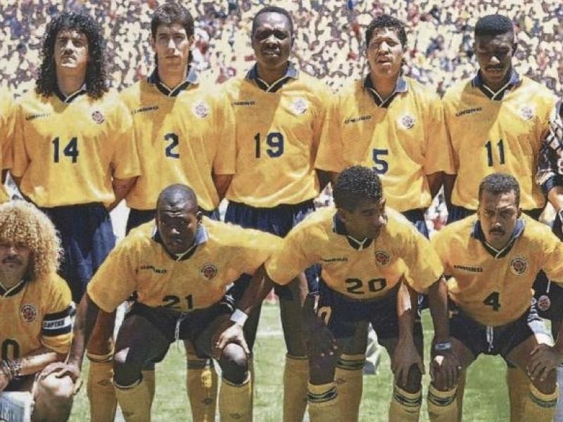 VI_DEPORTES's tweet photo. Sin embargo, en el minuto 35 del partido contra Estados Unidos, el defensor Andrés Escobar anotaría un gol en contra al intentar desviar un centro del equipo rival. El partido terminó 2-1 a favor de los americanos y Colombia quedó eliminada del mundial. https://t.co/OswLlhsf5k