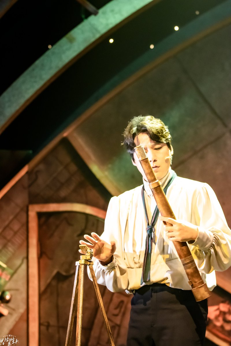 221002 뮤지컬 시데레우스 6시 30분 커튼콜 - 6
갈릴레오 역 정상윤 배우님