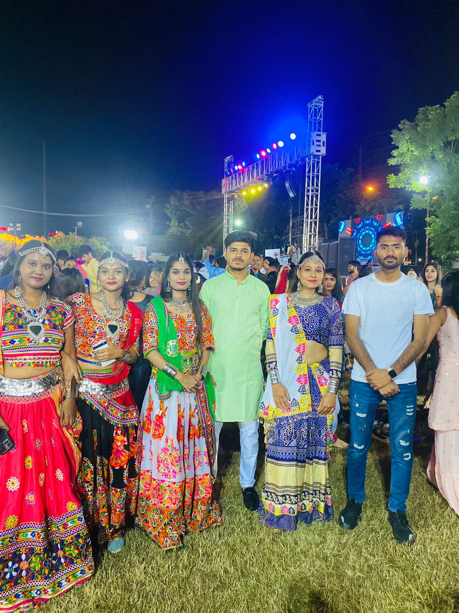 Rajmavai04's tweet photo. #garva✌🏻️in indore https://t.co/VTS8wgkR9L