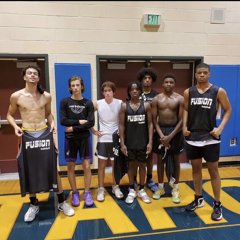 Chance_Chalmers's tweet photo. Finished strong this weekend went 4-0 in the October Overtime tournament ! #Fusionelitebasketball @coachkbadgers @pniland44 @archey10 @CoachLegans @coachAP 
@USAJagsCoachRR https://t.co/s8OZigW3Jy