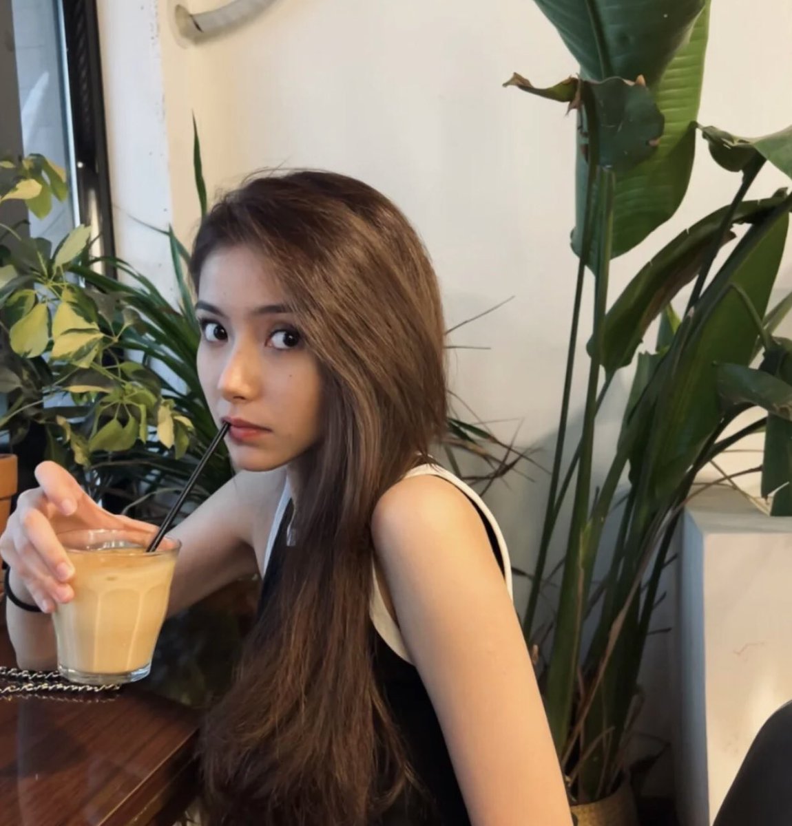 MaddieDam's tweet photo. Chào buổi chiều, selfie cho bữa trưa https://t.co/cGBlE27Isk